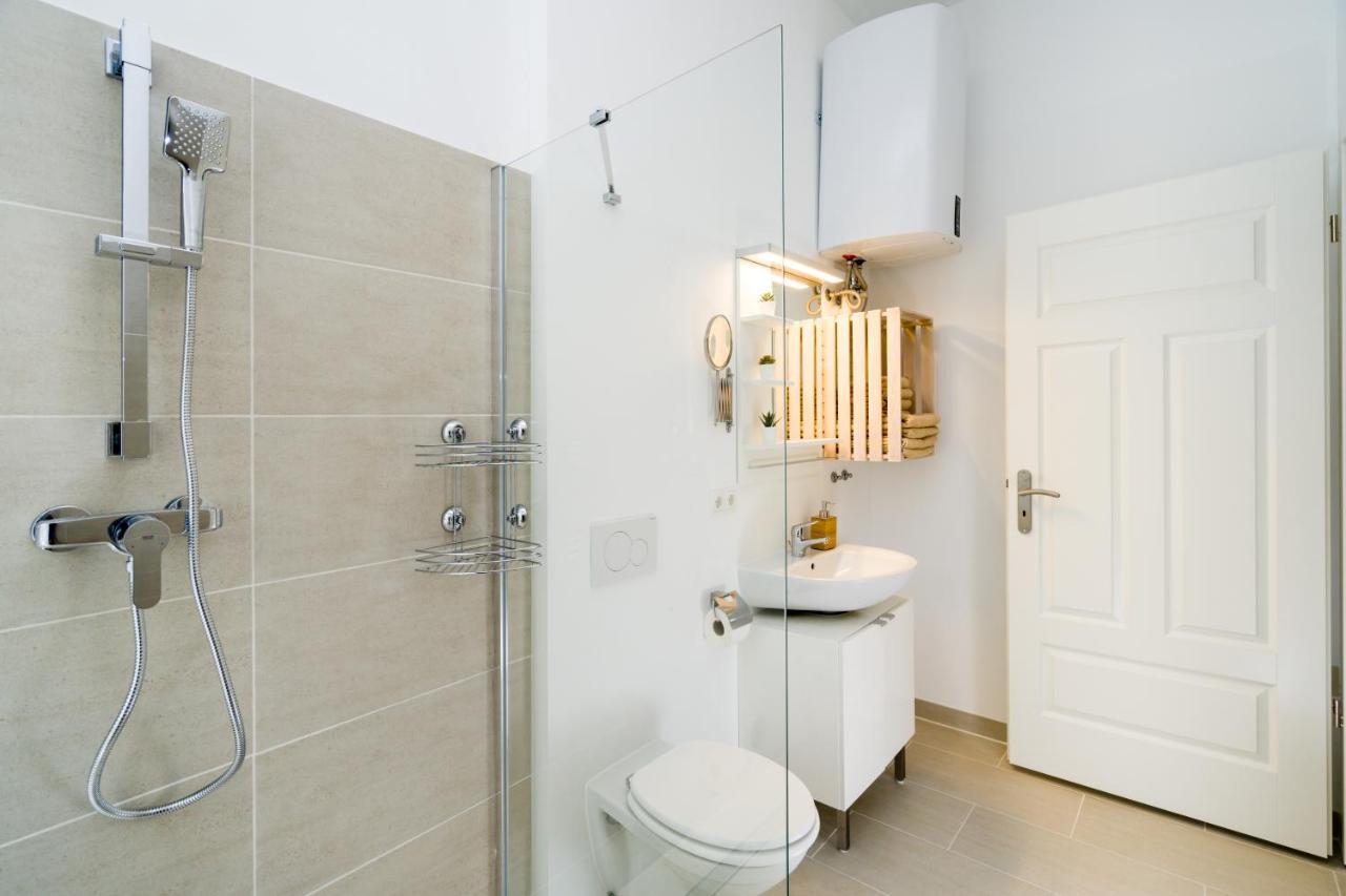 The Lohmeyerstr Hh, 2 Bed Rooms Up To 5 People Berlino Esterno foto